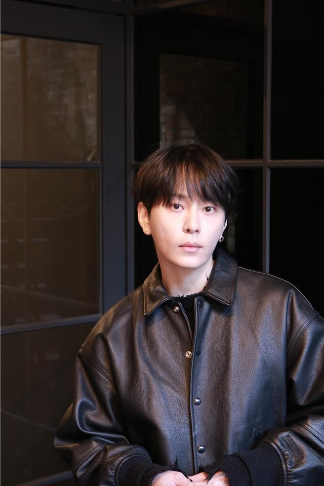 龙俊亨暌违4个月再度来台，将于16日举办演唱会。（孙伊萱摄）