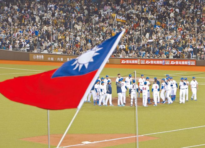 中华队力拚亚锦赛卫冕，大巨蛋也涌进满场球迷加油。（资料照／陈怡诚摄）