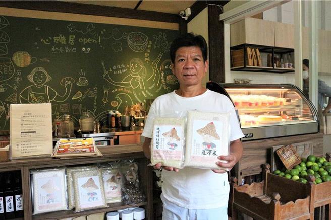 郑性泽获得平反后，回到苗栗苑里老家务农，又控警灌水电下体求偿遭驳回。（本报资料照片，巫静婷摄）