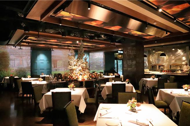 N°168 PRIME牛排館(大直本館)自2018年至2023年起已連續六年獲得台北米其林指南推薦餐廳殊榮，以其精湛的烹飪技巧、頂級的食材和優質的服務而聞名。（維多麗亞酒店提供）