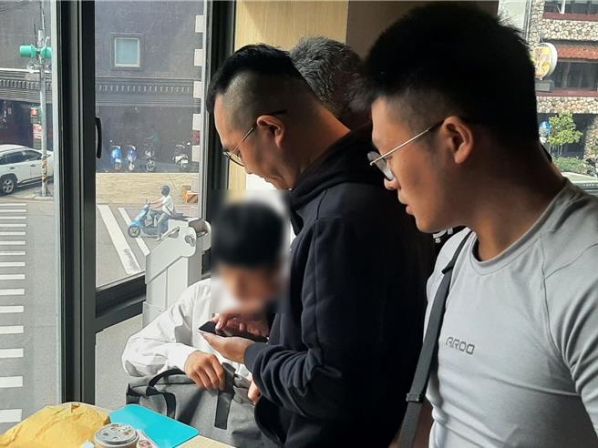 又是投资诈骗老妇人遭诈148万联手警方逮车手。(警方提供／吕筱蝉桃园传真)