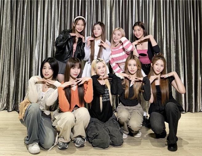 南韓女團YOUNG POSSE（前排）與台灣女團黑曜精靈合體交流。（星光瑞瑞提供）