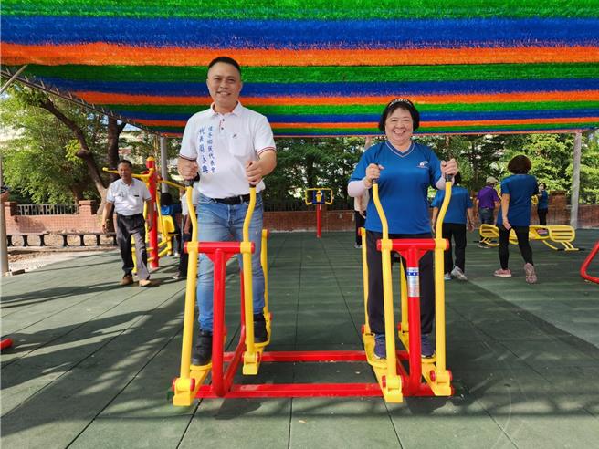 屏东佳冬乡长赖文一善用国军敦亲睦邻补助经费，重新规画公园环境设施，大翔公园12日全面改善启用。（佳冬乡公所提供／谢佳潾屏东传真）