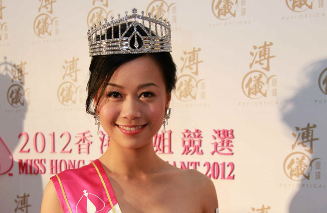 黄心颖23岁时获得港姐亚军，原本星途顺遂，却因出轨丑闻瞬间跌落谷底。（图／中新社）