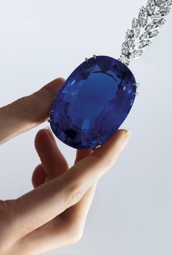 Diamond Bank珠寶展上，一顆331克拉斯里蘭卡未燒藍寶石，曾是俄羅斯女皇凱薩琳大帝的收藏。（Diamond Bank提供）