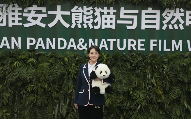 周海媚生前最后一次公开出席活动模样曝光。（图／摘自微博）