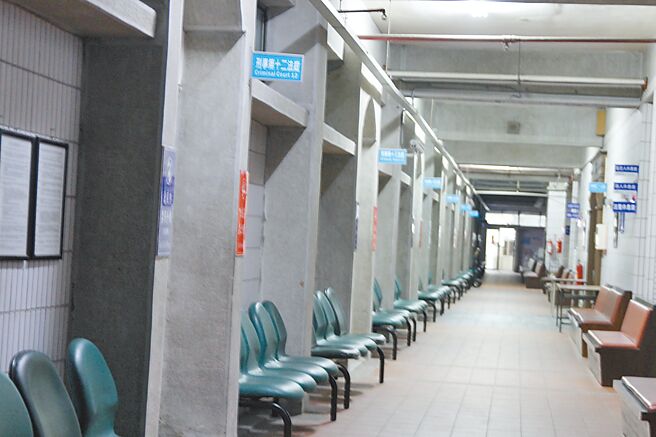 台中检警查获张男等人在中市经营2024年总统选举赌盘，12月5日起陆续发动3波搜索行动，拘提张等5名组头及4名赌客，查扣现金869万余元，1名组头声押获准、4人交保，赌客均请回。（本报资料照片）