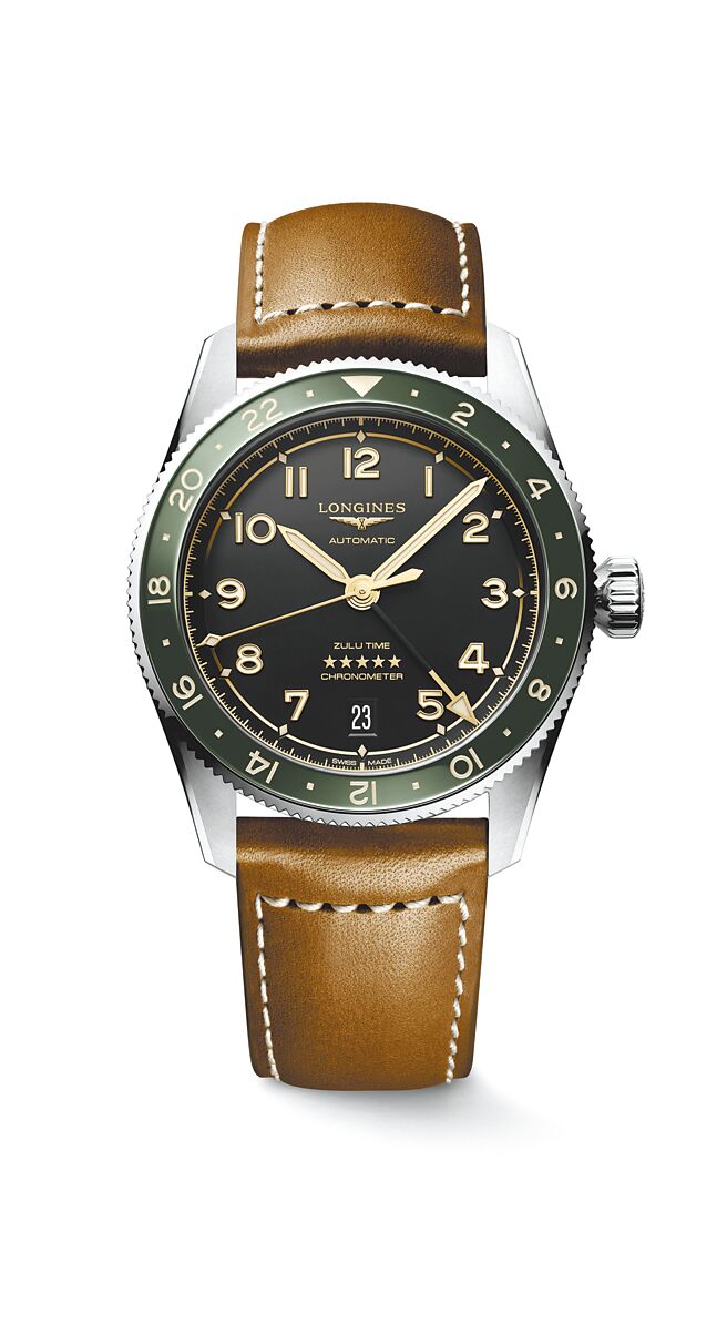 浪琴表先行者Spirit系列Zulu Time不鏽鋼與綠色陶瓷腕表，39mm，10萬2800元。（Longines提供）