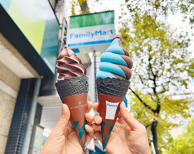 全家11日至13日於APP隨買跨店取推大禮包組合，咖啡、茶飲、霜淇淋合計共35樣商品只要1212元。（全家提供）