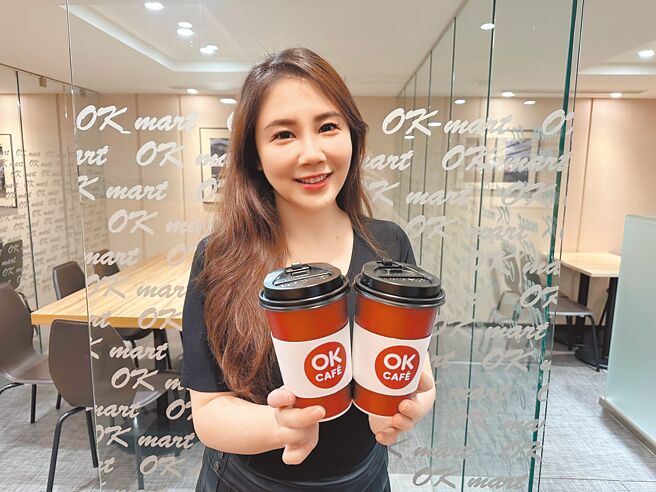 OKmart專屬雲端商城OKmall推出14日當天，大杯莊園級美式／拿鐵享買10杯送10杯，加贈會員點數888點。（OKmart提供）