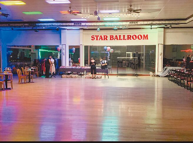 舞星平常上課情況，幾堂課同時進行。（梁卓提供）