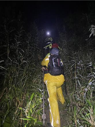 3人走大台北天際線迷途望古山 消防出動39人花6小時送下山