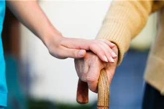 越籍看護工疑不滿薪水少 竟丟下老婦拿1.8萬元落跑