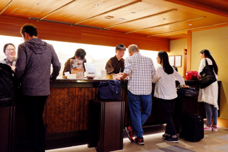 日本修法保護旅館業 防奧客要求業者下跪道歉