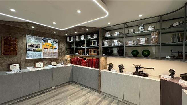 台中氣象站設立127年，規劃成立台中氣象史料室，將在本月15日開放參觀，展示歷年收藏的珍貴資料、觀測儀器及文物等。（台中氣象站提供／王煌忠台中傳真）