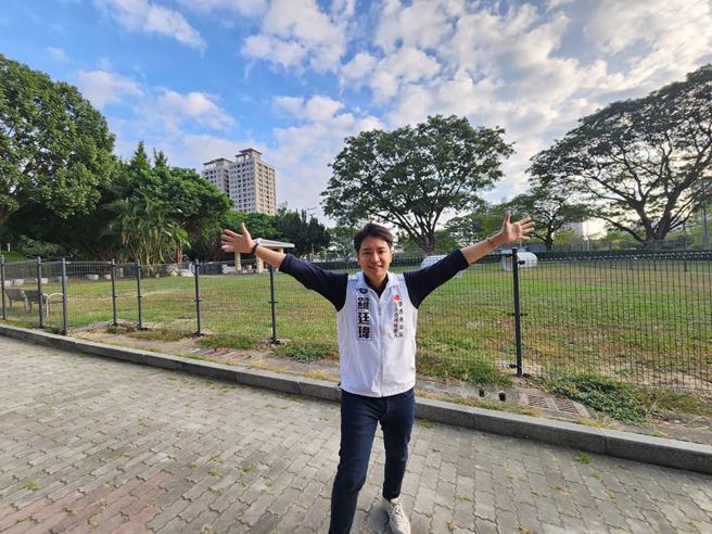 羅廷瑋提出推動《飼主責任法》、完善動保觀念教育等政見。圖為台中南區第一座寵物公園。(羅廷瑋提供)