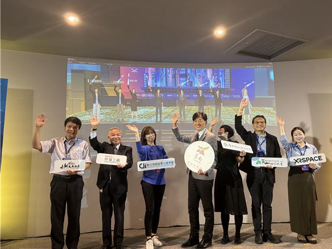 台南市政府13日发表「台南未来市」，见证台南歷史、文化与科技连结的未来，图中为副市长叶泽山。(曹婷婷摄)