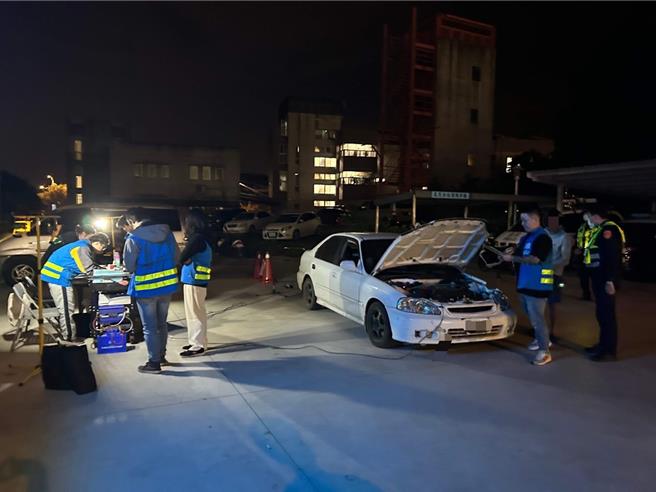 警方抓改裝車噪音，抓到董姓男子車輛改裝還酒駕。(警方提供／呂筱蟬桃園傳真)