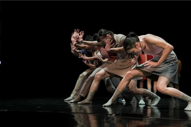 当红以色列编舞家侯非胥．谢克特（Hofesh Shechter）成名经典作品《In your rooms》将在北艺大舞展登场。（刘振祥摄，北艺大舞蹈系提供／李欣恬台北传真）