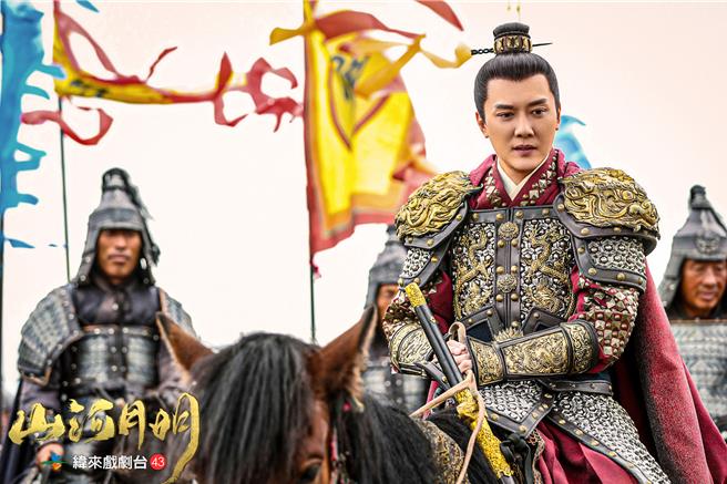 拍摄山河月明时，酷暑炎热加上演员都得穿厚重盔甲，让大家都累翻了。（纬来戏剧台提供）