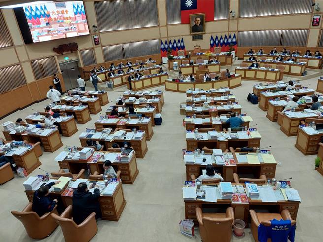 為讓總預算能順利通過，新北市議會國民黨團13日甲級動員。（陳慰慈攝）