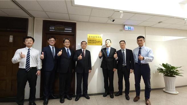 法務部長蔡清祥、檢察總長邢泰釗13日到北檢視察處理中心運作情形(北檢提供)