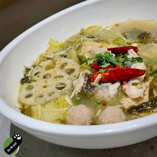 汤汤酸菜鱼制所开幕，以酸菜鱼为主角抢市。（摘自汤汤酸菜鱼制所脸书）