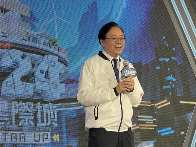 「2024桃園星際城STAR UP」跨年晚會將在桃園高鐵站前廣場登場，13組精彩卡司接力開唱。(蔡依珍攝)