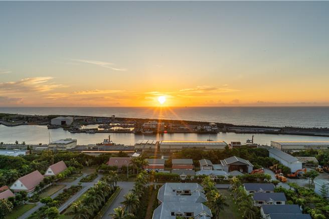 福容大饭店花莲店每一间海景房都看得到太平洋日出，天然美景超级疗癒。 (福容花莲店提供)
