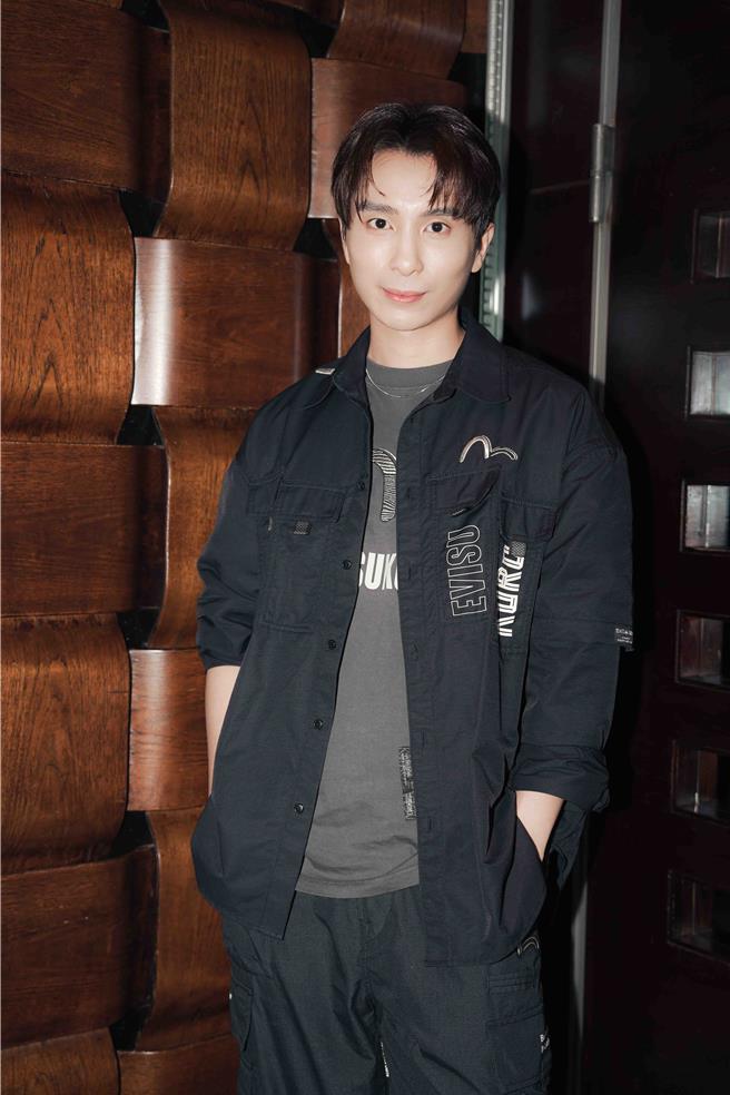 丘俊鑫近日来台宣传，13日举办演唱会记者会。（赤龙国际提供）