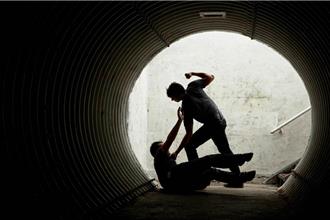 计程车资乔不拢殴死酒友还丢包 狠男判决出炉下场惨