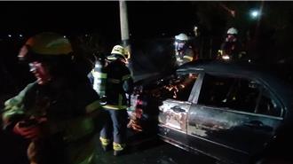 黑車違規拒停釀警匪追逐 毒駕自撞電杆躲水溝狼狽影像曝