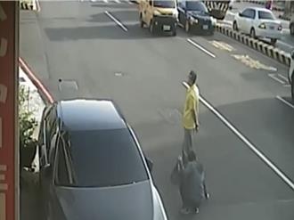 台中中清路「螺絲釘撒一地」 熱心民眾冒險蹲路中拾起近500根