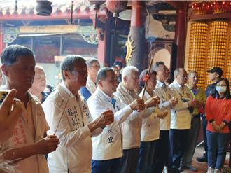 直搗綠票倉高雄民眾「比OK」 侯友宜：不覺得「綠到出汁」