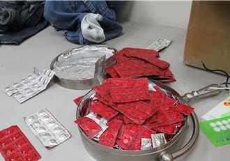 燈具過海關安檢影像有異 竟查獲4級毒品960顆