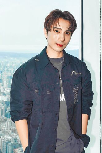 丘俊鑫擁12個代言 直播帶貨100箱秒殺