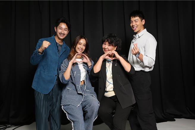 邱凯伟（左起）、陈庭妮、王琄与禾浩辰一同分享拍戏甘苦谈。（镜电视提供）