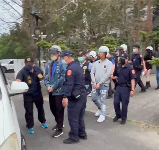 新化警方逮捕蘇姓主嫌等8人到案，持續追查擄人案共犯。(讀者提供／曹婷婷台南傳真)