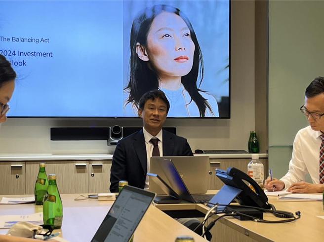 景順投信14日發表2024年投資展望，景順亞太區（日本除外）環球市場策略師趙耀庭分析明年整體經濟及投資策略。圖／巫其倫