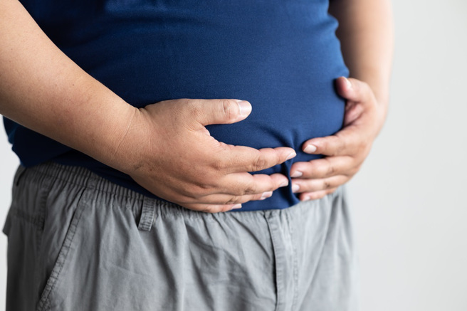 營養師劉怡里指出，90%肥胖人口都有用碗公、湯匙吃飯等不良的飲食習慣。(示意圖/達志影像)