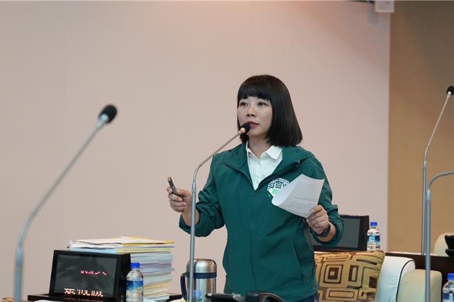 賴清德台南競總發言人、民進黨市議員蔡筱薇指出，面對不實指控，不排除將採取法律行動。（蔡筱薇提供／曹婷婷台南傳真）