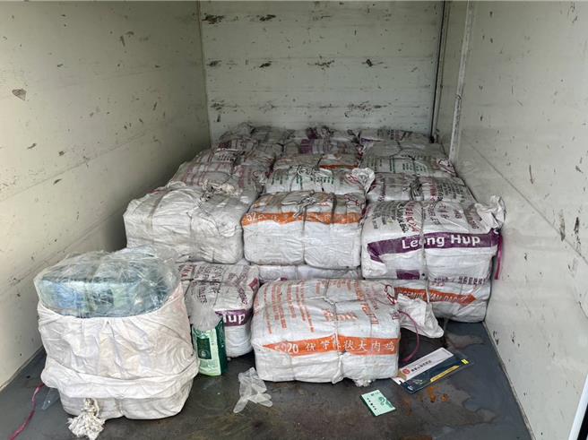 海巡署基隆查缉队掌握运毒情资，在基隆地检署检察官指挥下，会同相关单位，查获800余公斤，市价17亿元的K他命，基隆地检署13日将4名嫌犯提起公诉。（海巡署侦防分署提供／张志康基隆传真）