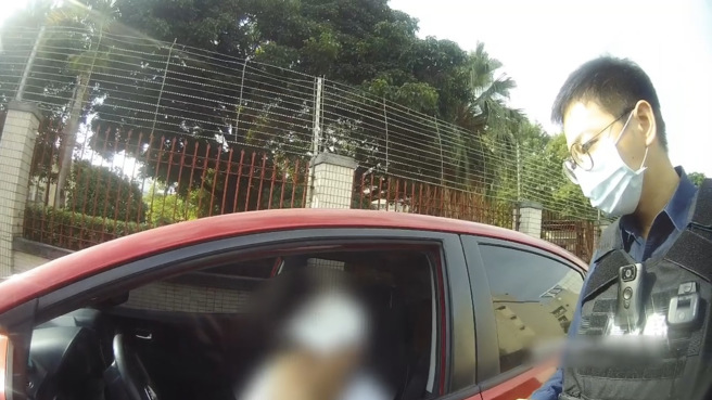 毒品通缉的江男，帮兄弟接风反遭警方逮捕。（警方提供）