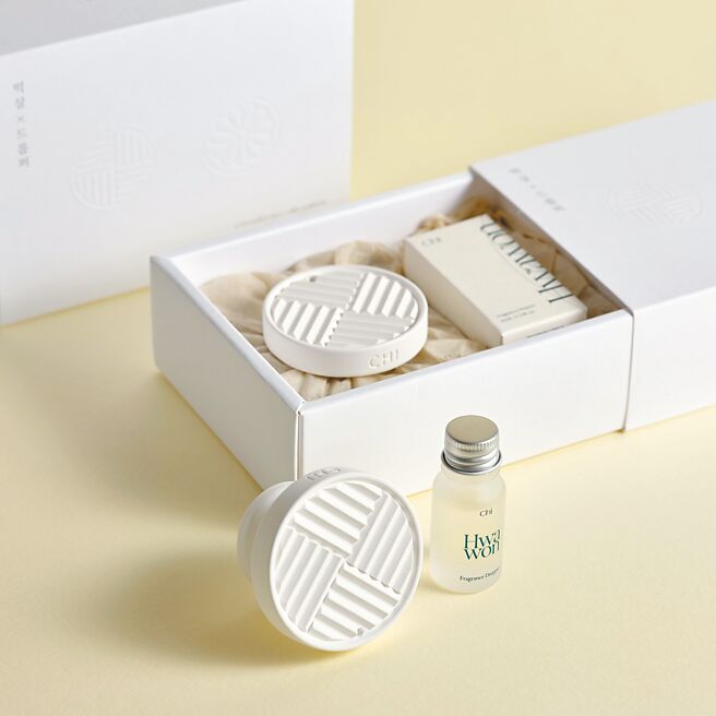 玛黑家居韩国CHI精油扩香石组合，980元。（玛黑家居提供）