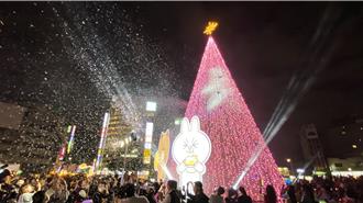 台中耶誕嘉年華藍綠戰將同台  媽媽市長這心願讓選戰變溫馨了