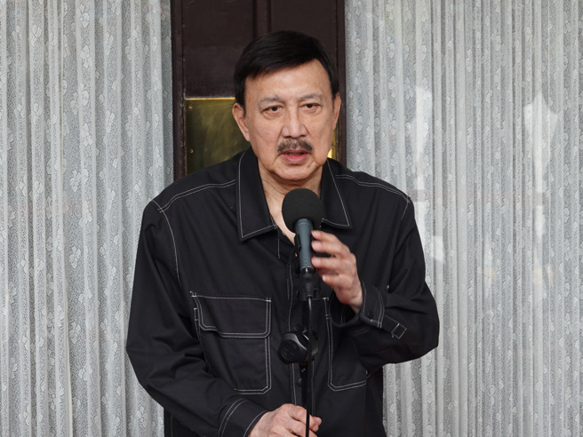 媒体人黄扬名爆料，余天在新北造势场合消失很久了。（中时资料照）