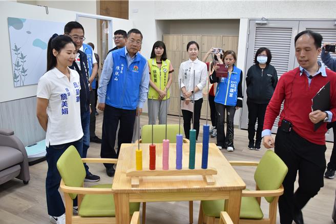 苗栗市文山文圣日照中心15日上午揭牌启用，长辈復能设施非常完备。（谢明俊摄）