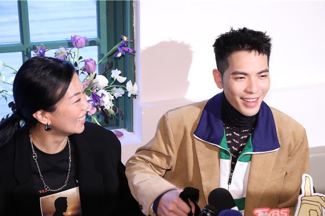 蕭敬騰15日舉辦全新專輯《野生》暨「無目的地找目的地：蕭敬騰全新專輯《野生》概念展」開幕記者會。（鄧博仁攝）