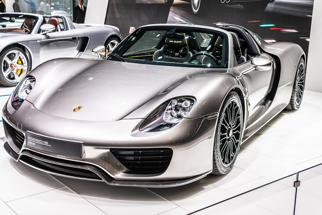 男子花9万元买下一辆「保时捷918」油电车，没想到上路竟被警方查扣。（示意图／达志影像）