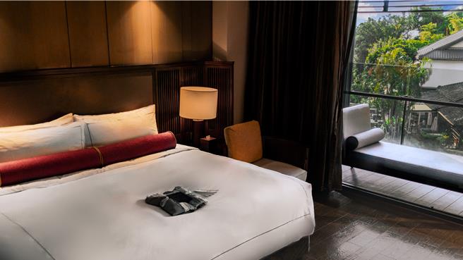 位于静谧山林中的北投丽禧温泉酒店，特别在圣诞节推出呼应节庆的主题餐点，  以及惊喜圣诞袜小礼迎接房客。(北投丽禧温泉酒店提供)